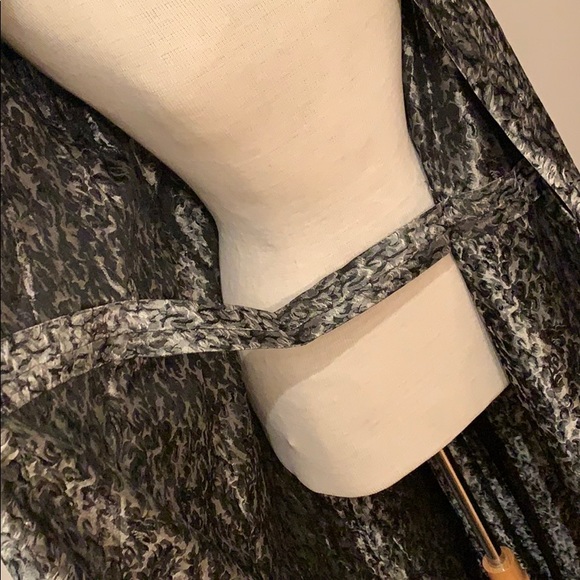 Vintage Silk Robe - Picture 5 of 5